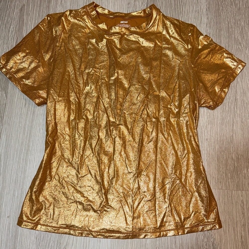 SKIMS FITS EVERYBODY COLLECTION Gold Shimmer T-Shirt Size L Form-Fitting